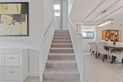 Купить виллу или дом в Майами, Флорида 5 спален, 302.12м2, № 1952372 - фото 26