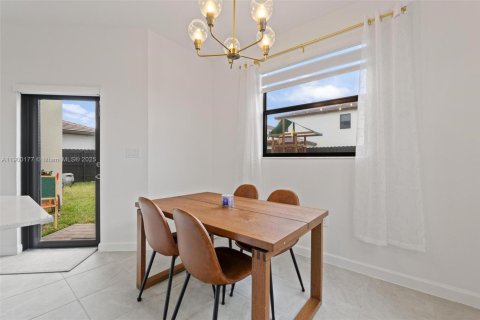 Купить виллу или дом в Майами, Флорида 5 спален, 302.12м2, № 1952372 - фото 17