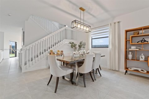 Купить виллу или дом в Майами, Флорида 5 спален, 302.12м2, № 1952372 - фото 10