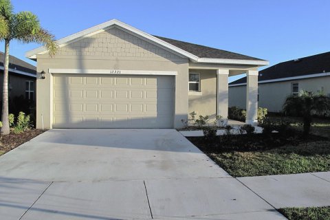 House in Port St. Lucie, Florida 3 bedrooms, 149.94 sq.m. № 2250216 - photo 2