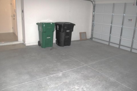 House in Port St. Lucie, Florida 3 bedrooms, 149.94 sq.m. № 2250216 - photo 27