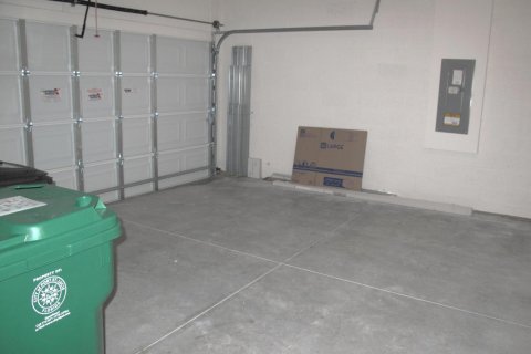 House in Port St. Lucie, Florida 3 bedrooms, 149.94 sq.m. № 2250216 - photo 26