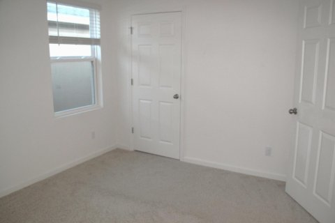 House in Port St. Lucie, Florida 3 bedrooms, 149.94 sq.m. № 2250216 - photo 22
