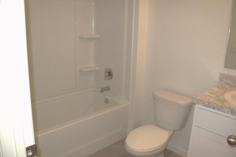 House in Port St. Lucie, Florida 3 bedrooms, 149.94 sq.m. № 2250216 - photo 20