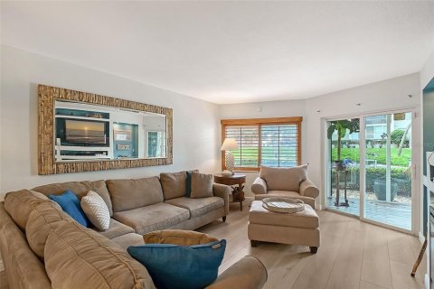 Condo in Sarasota, Florida, 2 bedrooms  № 1780355 - photo 5