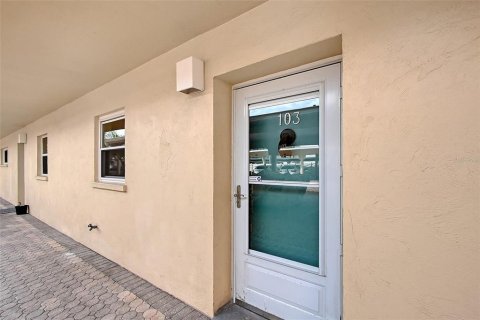 Condo in Sarasota, Florida, 2 bedrooms  № 1780355 - photo 3
