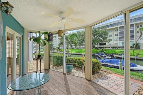 Condo in Sarasota, Florida, 2 bedrooms  № 1780355 - photo 14