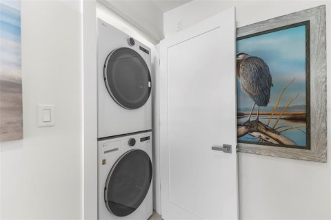 Condo in Sarasota, Florida, 2 bedrooms  № 2238667 - photo 22
