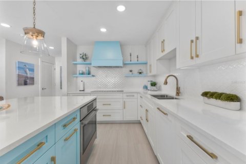 Condo in Sarasota, Florida, 2 bedrooms  № 2238667 - photo 15