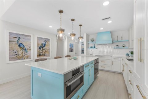 Condo in Sarasota, Florida, 2 bedrooms  № 2238667 - photo 13