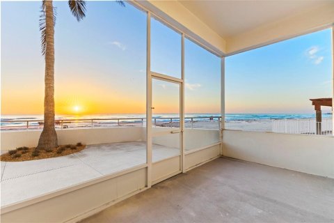 Condo in Sarasota, Florida, 2 bedrooms  № 2238667 - photo 12