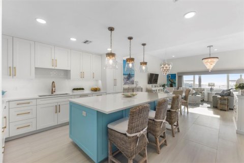 Condo in Sarasota, Florida, 2 bedrooms  № 2238667 - photo 14