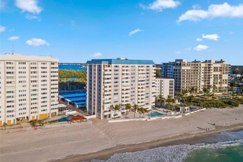 Condo in Sarasota, Florida, 2 bedrooms № 2238667