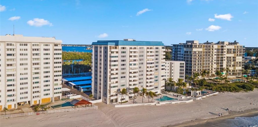 Condo in Sarasota, Florida, 2 bedrooms  № 2238667