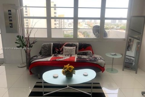 Студия в кондо в Майами-Бич, Флорида № 1959250