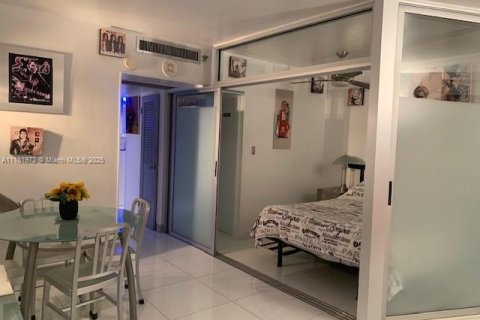 Copropriété à louer à Miami Beach, Floride: 47.84 m2 № 1959250 - photo 4