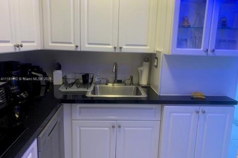 Copropriété à louer à Miami Beach, Floride: 47.84 m2 № 1959250 - photo 8