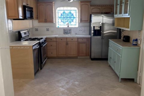 Villa ou maison à vendre à Hallandale Beach, Floride: 2 chambres, 98.1 m2 № 2049835 - photo 8