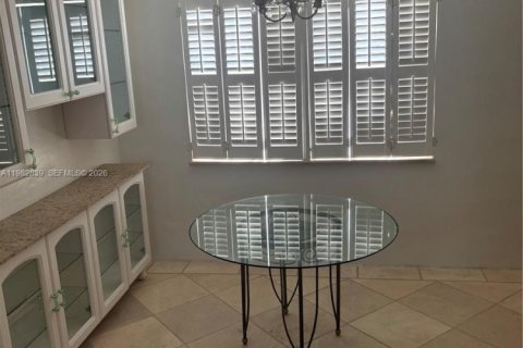 Villa ou maison à vendre à Hallandale Beach, Floride: 2 chambres, 98.1 m2 № 2049835 - photo 7