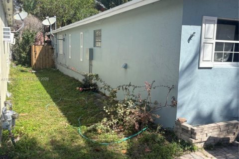 Villa ou maison à vendre à Hallandale Beach, Floride: 2 chambres, 98.1 m2 № 2049835 - photo 5