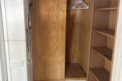 Villa ou maison à vendre à Hallandale Beach, Floride: 2 chambres, 98.1 m2 № 2049835 - photo 19