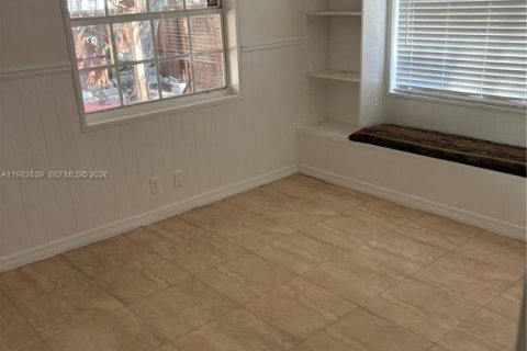Villa ou maison à vendre à Hallandale Beach, Floride: 2 chambres, 98.1 m2 № 2049835 - photo 18