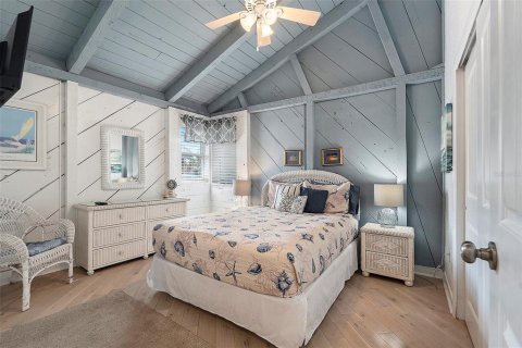 House in Treasure Island, Florida 8 bedrooms, 373.56 sq.m. № 1872973 - photo 17