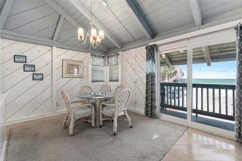 House in Treasure Island, Florida 8 bedrooms, 373.56 sq.m. № 1872973 - photo 12
