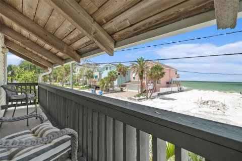 House in Treasure Island, Florida 8 bedrooms, 373.56 sq.m. № 1872973 - photo 10