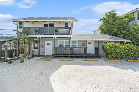 House in Treasure Island, Florida 8 bedrooms, 373.56 sq.m. № 1872973 - photo 6