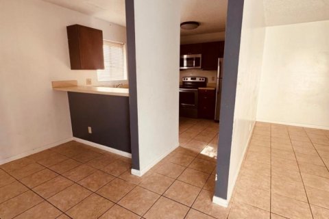 Adosado en alquiler en West Palm Beach, Florida, 3 dormitorios, 166.11 m2 № 1187630 - foto 1