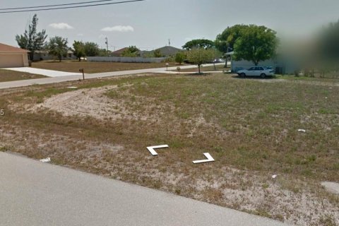 Commercial property in Cape Coral, Florida № 1862699 - photo 1