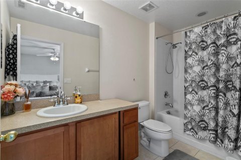 House in Davenport, Florida 5 bedrooms, 299.24 sq.m. № 1874095 - photo 21
