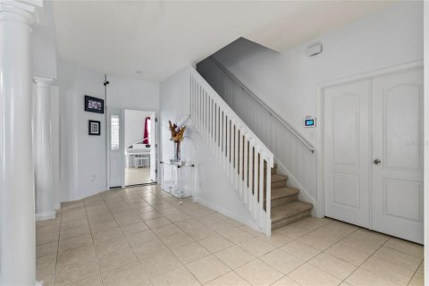 House in Davenport, Florida 5 bedrooms, 299.24 sq.m. № 1874095 - photo 5