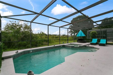 House in Davenport, Florida 5 bedrooms, 299.24 sq.m. № 1874095 - photo 24