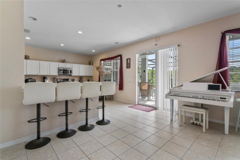 House in Davenport, Florida 5 bedrooms, 299.24 sq.m. № 1874095 - photo 9
