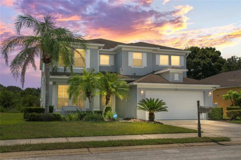 House in Davenport, Florida 5 bedrooms, 299.24 sq.m. № 1874095 - photo 1