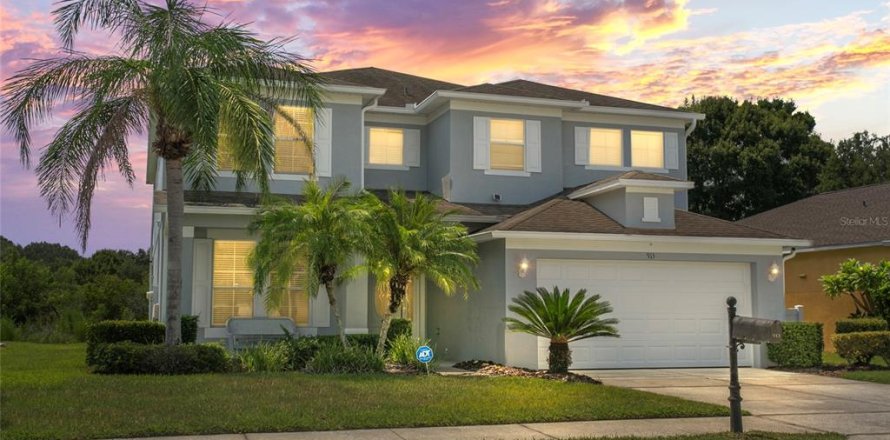 House in Davenport, Florida 5 bedrooms, 299.24 sq.m. № 1874095