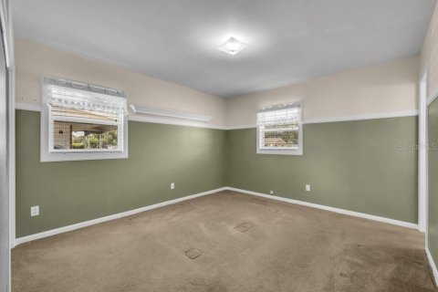 House in Brandon, Florida 3 bedrooms, 128.58 sq.m. № 2308268 - photo 15