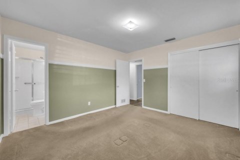 House in Brandon, Florida 3 bedrooms, 128.58 sq.m. № 2308268 - photo 16