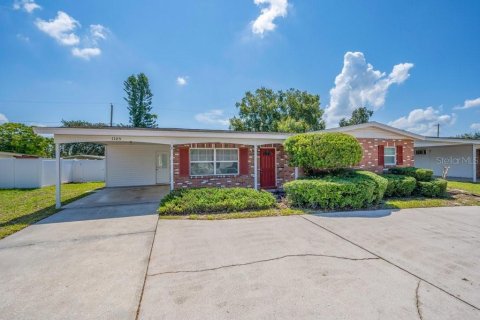 House in Brandon, Florida 3 bedrooms, 128.58 sq.m. № 2308268 - photo 4