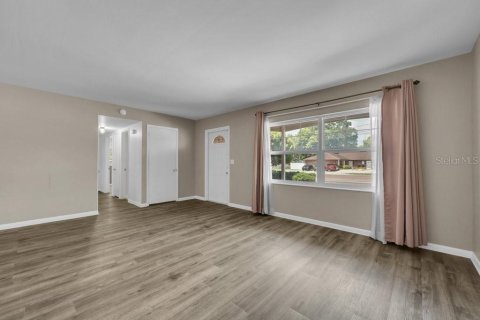 House in Brandon, Florida 3 bedrooms, 128.58 sq.m. № 2308268 - photo 7
