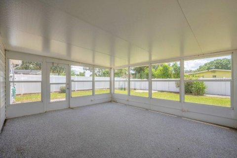 House in Brandon, Florida 3 bedrooms, 128.58 sq.m. № 2308268 - photo 24
