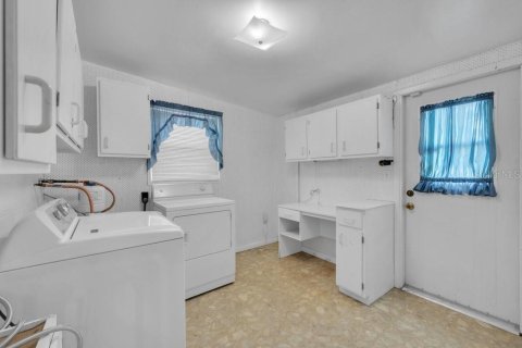House in Brandon, Florida 3 bedrooms, 128.58 sq.m. № 2308268 - photo 23