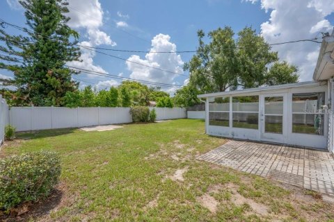 House in Brandon, Florida 3 bedrooms, 128.58 sq.m. № 2308268 - photo 25