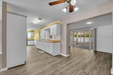 House in Brandon, Florida 3 bedrooms, 128.58 sq.m. № 2308268 - photo 20
