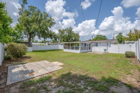 House in Brandon, Florida 3 bedrooms, 128.58 sq.m. № 2308268 - photo 26