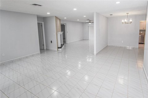 House in Dunedin, Florida 3 bedrooms, 146.14 sq.m. № 1615594 - photo 7