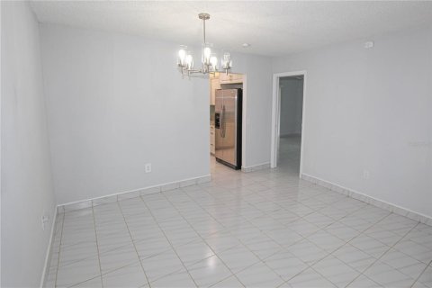 House in Dunedin, Florida 3 bedrooms, 146.14 sq.m. № 1615594 - photo 6