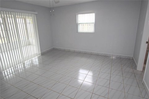House in Dunedin, Florida 3 bedrooms, 146.14 sq.m. № 1615594 - photo 15